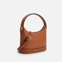 شنطة يومية بالوان مختلفة