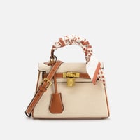 شنطة كلاسيك بالوان مختلفة