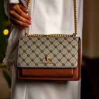 شنطة كلاسيك أنيقة بألوان مختلفة