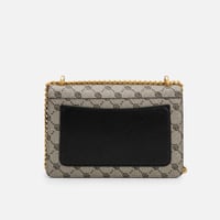 شنطة كلاسيك أنيقة بألوان مختلفة