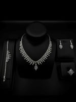 طقم اكسسوار مرصع بالزركون