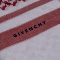 شماغ جيفنشي 2022 رسمي