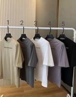 تيشيرت Balenciaga بشعار الماركة - مجموعة ألوان متن...