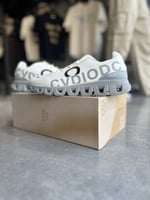 حذاء ON ابيض رجالي