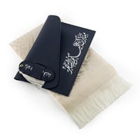 جيب جلد مع سجادة صلاة وفاصل قرآن – لون كحلي فاخر