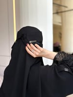 عرض 3 نقابات قصير حرير