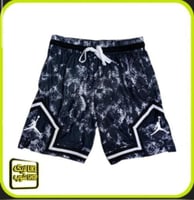 شورت رجالي جوردن ( ابيض اسود )