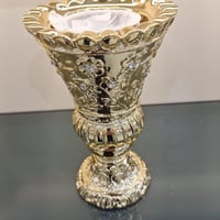 مبخرة ذهبية (بخور ) للاستقبال.