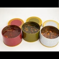 طبق واحد من الحلوى البحرينية الفاخرة ( القصب )