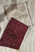 سجاد صلاة مطرز و مبطن متعدد الألوان