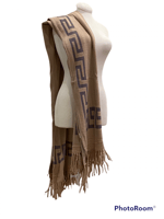 وشاح فندي ، دافئ كبير.