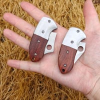 مطوية بمقبض خشبي – Wooden Tactical Folding