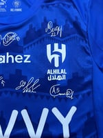 تيشيرت الهلال مع توقيع لاعبين 2025-2026