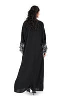 عباية انترنت بتطريز في الكم