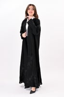 عباية كريب بتطريز أسود