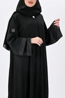 عباية بلاك بيري بفصوص على الكم