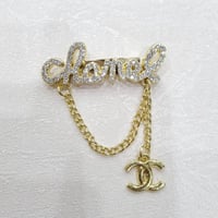 بروش كريستال ماركة شانيل