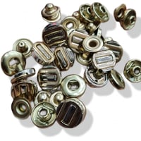 أزارير ثياب رجاليه طق طق طقم 8 حبه