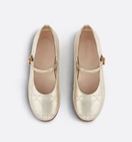 جزمه ديور ذهبي