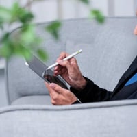 قلم قوي للآيباد | تجربة كتابة ورسم سلسة مع شحن ذكي