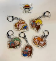 مجموعة ميداليات + بروش حديد