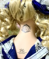 دمية من كنوز كلاسيكة