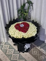 بوكيه روز ابيض قلب احمر بركود من اختيارك الاغنيه