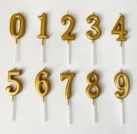 شمعة على شكل رقم