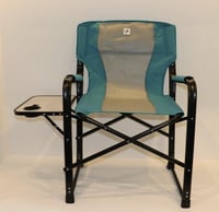 كرسي تنفيذي فاخر مع طاولة جانبية