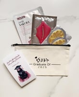 محفظه باسم الخريجة