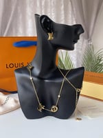 طقم لويس فيتون