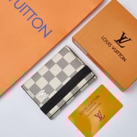 بوك لويس فيتون