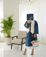 عباية تخرج موديل كلاسيك لون كحلي