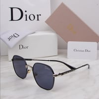 نظاره ماركة ديور