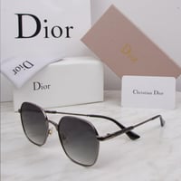 نظاره ماركة ديور