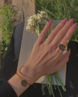 سواره وخاتم حفر