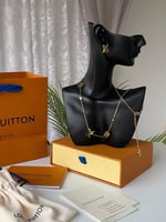 طقم لويس فيتون