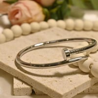 اسواره مسمار فضي