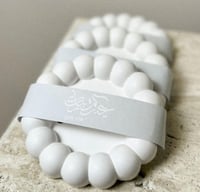 كوستر بالاسم او قاعدة اكواب او صحن اكسسوار