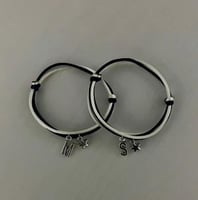 اسواره خيطين وتعليقتين اساور خيط