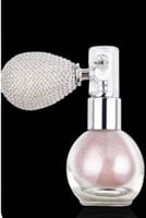 بودرة اضاءه للجسم