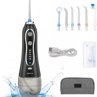 فرشاة وخيط الاسنان المائي