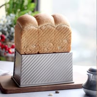 قالب فرن لخبز التوست مخطط 450 جرام - وسط
