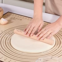 مفرش سيليكون فرد وخبز العجين في الفرن مع القياسات