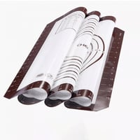 مفرش سيليكون فرد وخبز العجين في الفرن مع القياسات