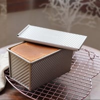 قالب فرن لخبز التوست مخطط 450 جرام - وسط