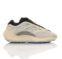 شوز ييزي ٧٠٠ - Yeezi 700