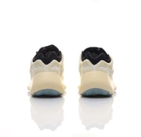 شوز ييزي ٧٠٠ - Yeezi 700