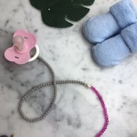 تعليقه لهايه رمادي وفوشي ولولو طبيعي