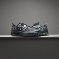 حذاء New Balance Hierro V8
